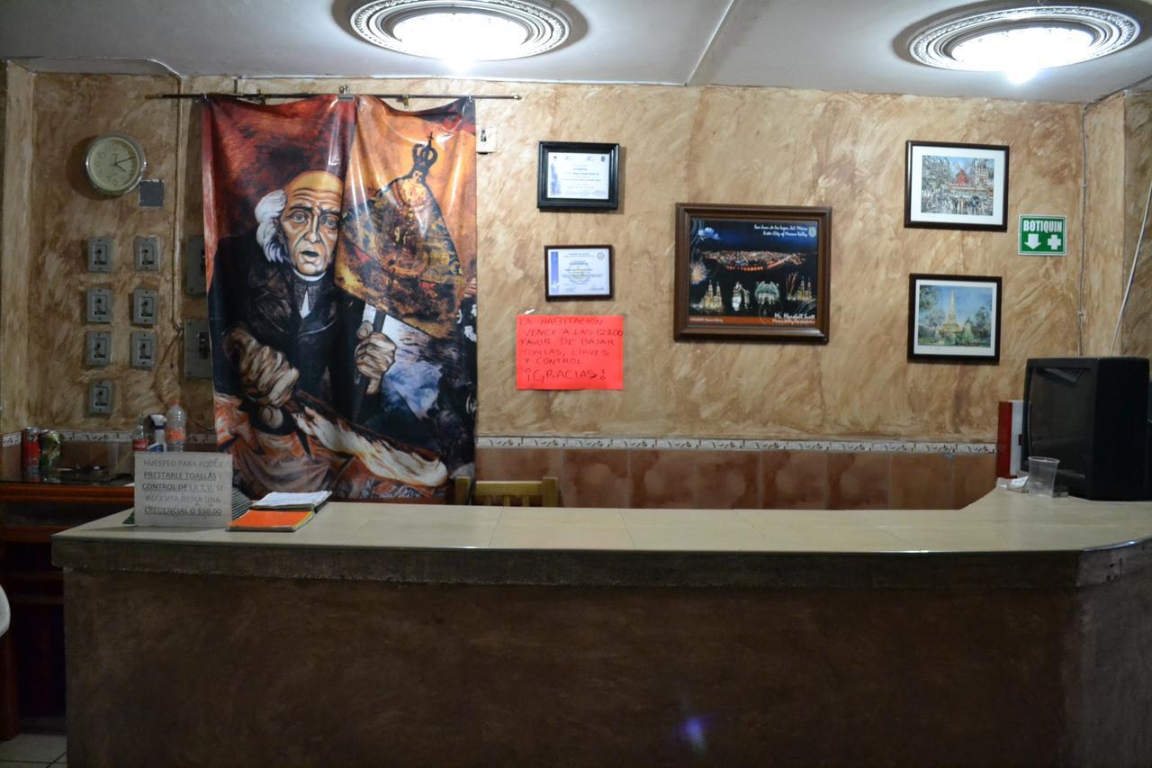 Hotel Plaza Romo サン・ファン・デ・ロス・ラゴス エクステリア 写真